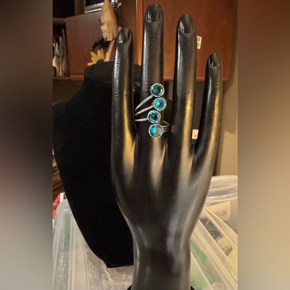 Beautiful Blue Topaz 8.5 Ring 925 Silver Plated - Picture 10 of 13